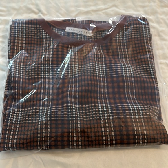 Black Friday long sleeves Blouse. Size M no tag with the size on it. NWOT. - Picture 9 of 9